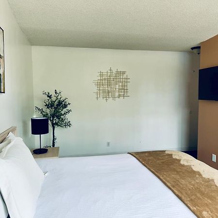 Foghorn Harbor Inn マリナ・デル・レイ エクステリア 写真