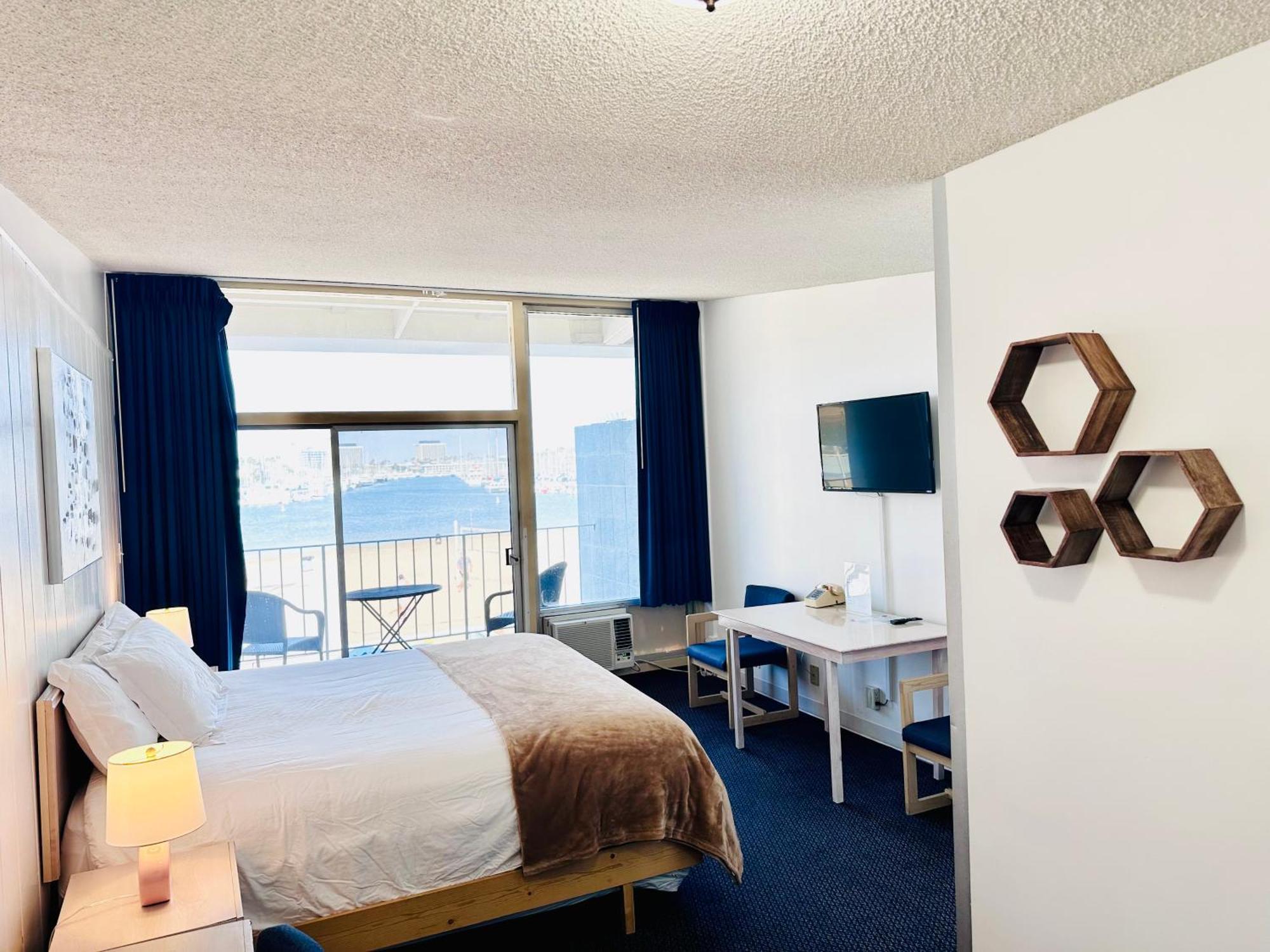 Foghorn Harbor Inn マリナ・デル・レイ エクステリア 写真